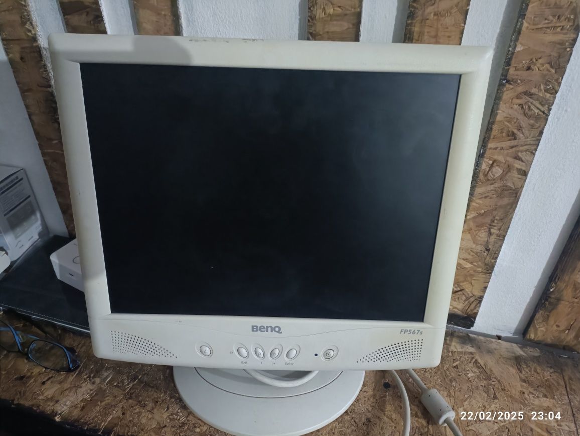 Monitor 15" Benq FP567