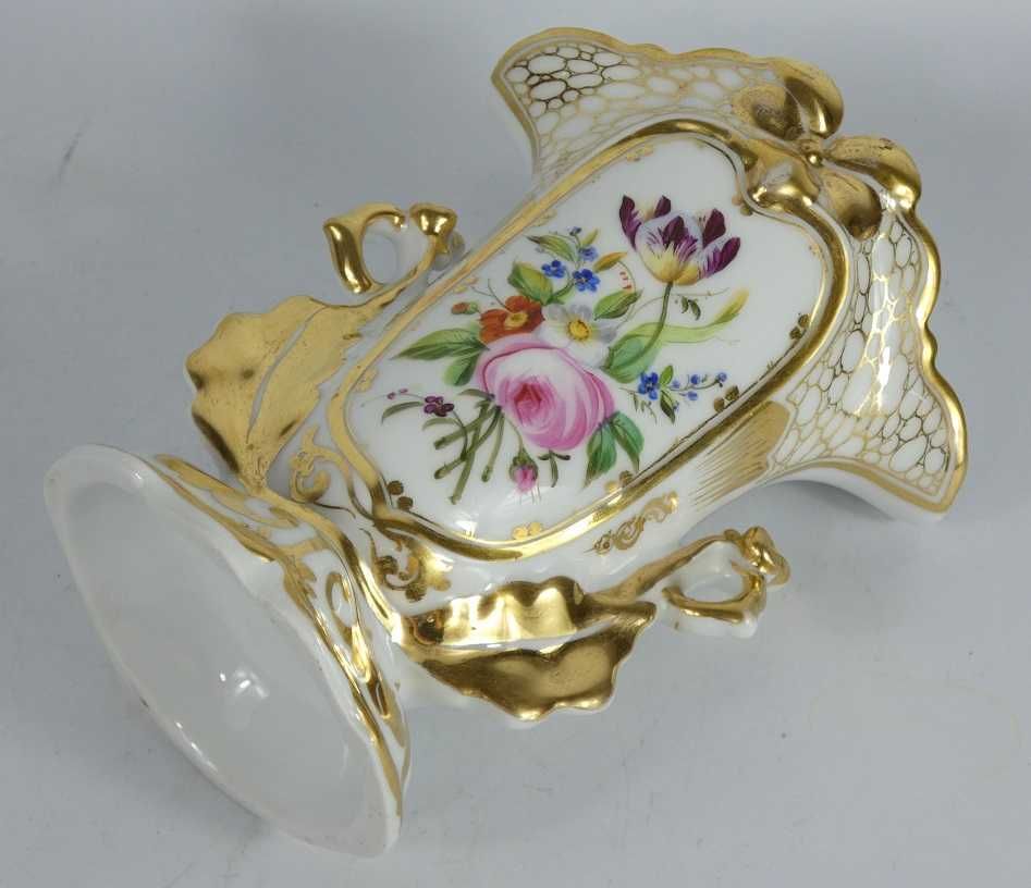 Stary porcelanowy WAZON malowany kwiaty bogate złocenia Biedermeier
