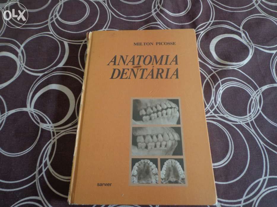 Livros de medicina dentária.