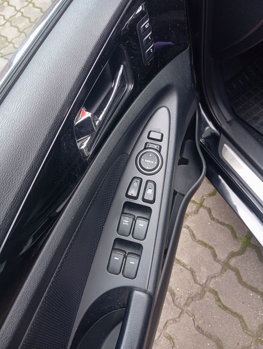 Hyundai Sonata. Офіційне авто.