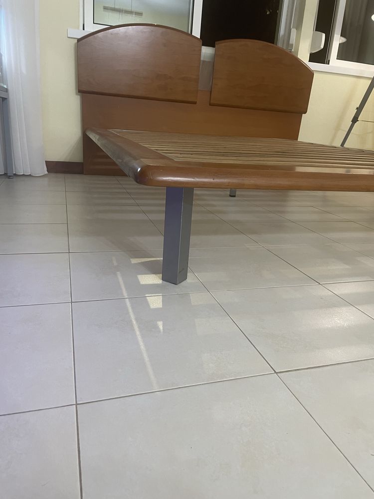 Cama de casal c/ estrado c/ colchão