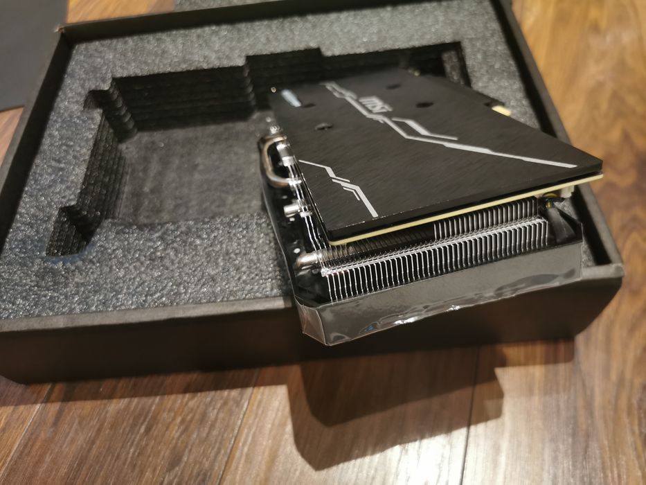 Karta graficzna  msi Radeon 5600 xt