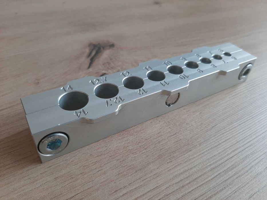 Precyzyjna nakładka imadła do chwytania rur i prętów od Fi6 do Fi14mm