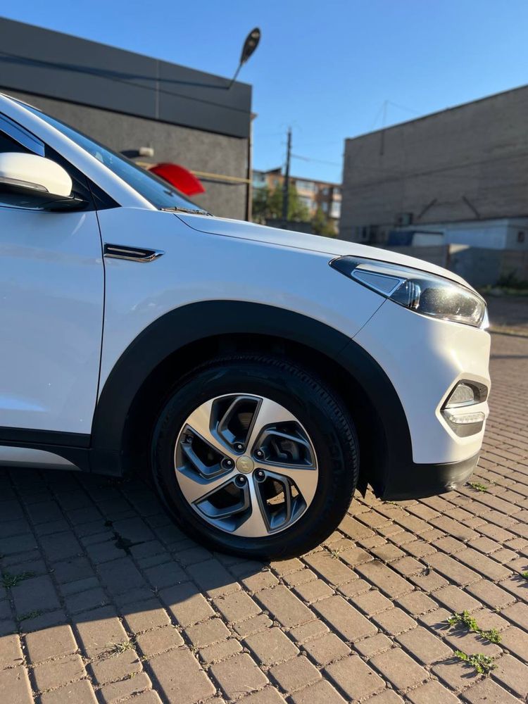 Продаю автомобиль Hyundai Tucson 2016