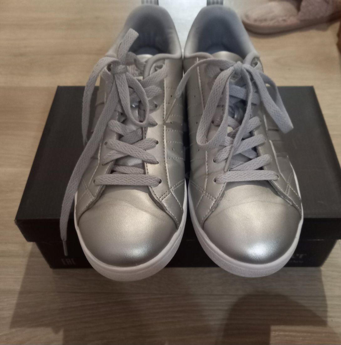 Кросівки adidas 39р.
