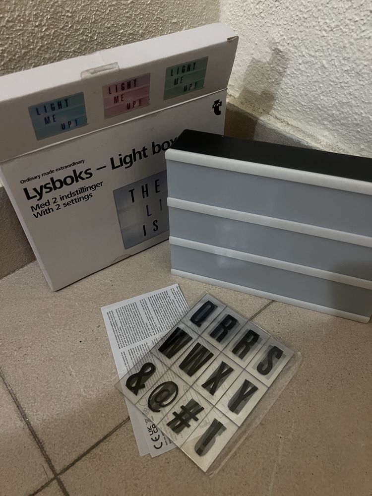 Box com luz (3 cores), com letras e caracteres