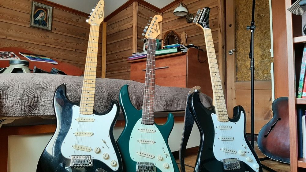 USA Harmony est..Squier affinity. WASHBURN. Epiphone by Gibson