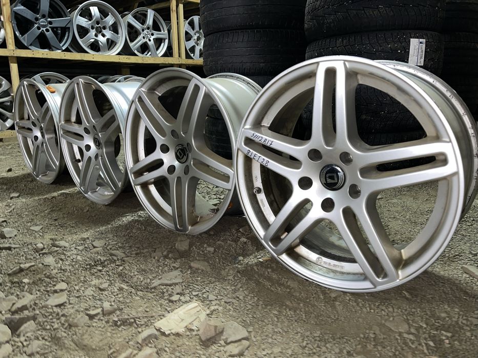 Універсальні диски 5/112 R17 8J ET28 гарний дизайн, стан супер