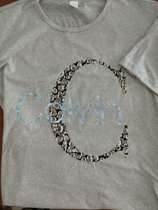 Swheat manga curta tipo Calvin Klein. A estrear