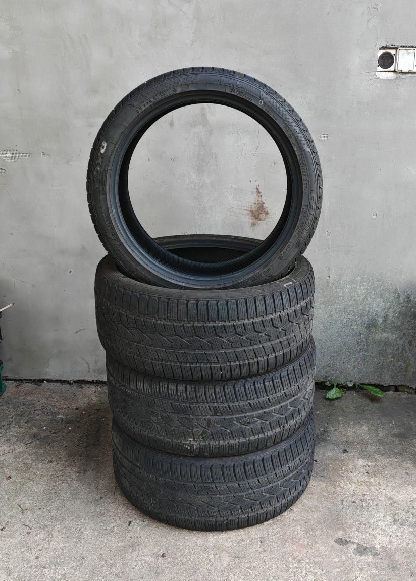 Opony wielosezonowe Toyo Celcius 225/40/18 rok 12/2020