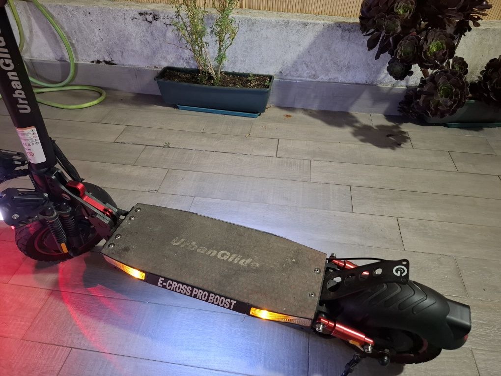 Vendo Trotineta E-CROSS PRO BOOST