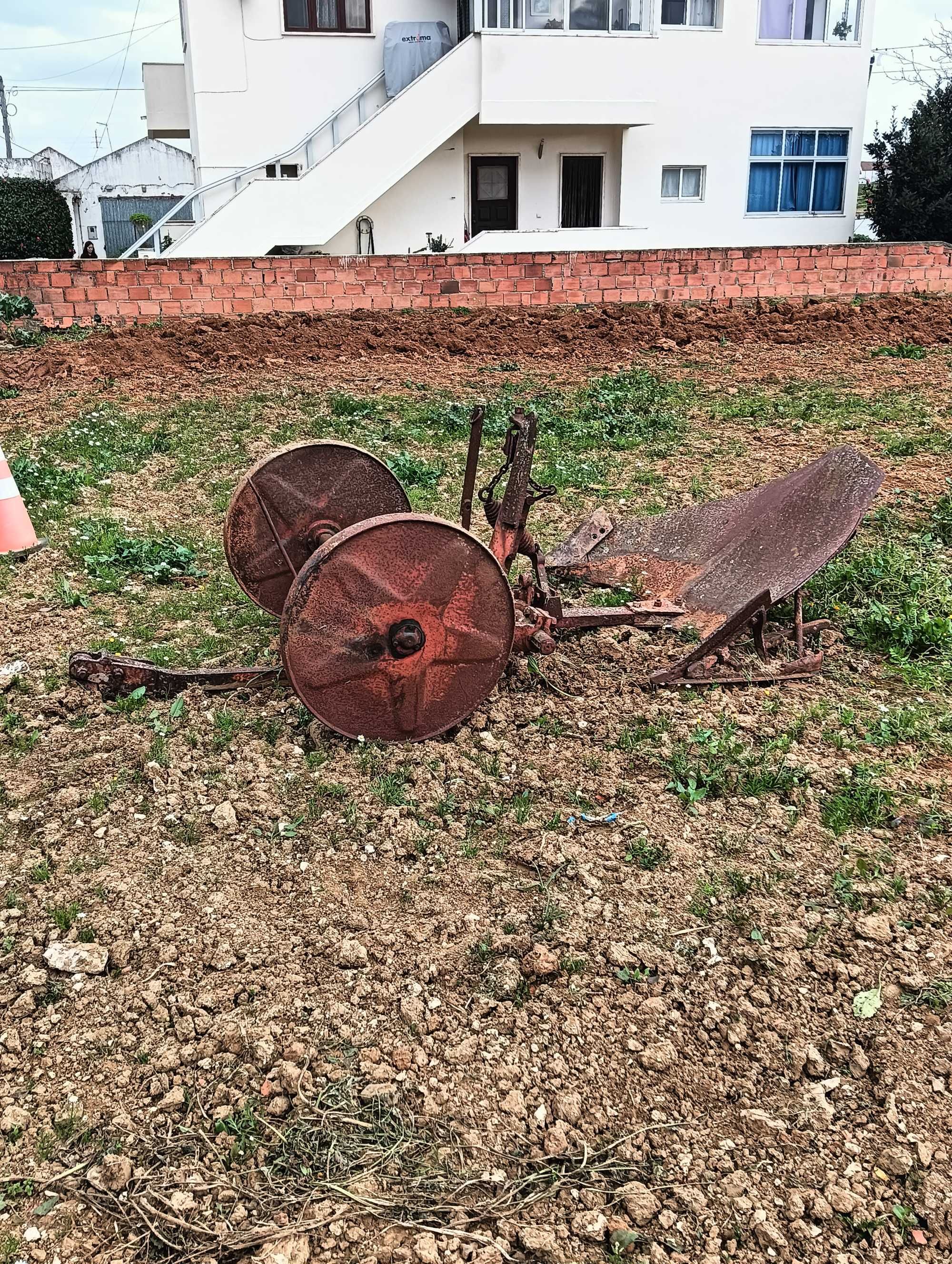 Tractor Agrícola Internacional TD6 e charrua