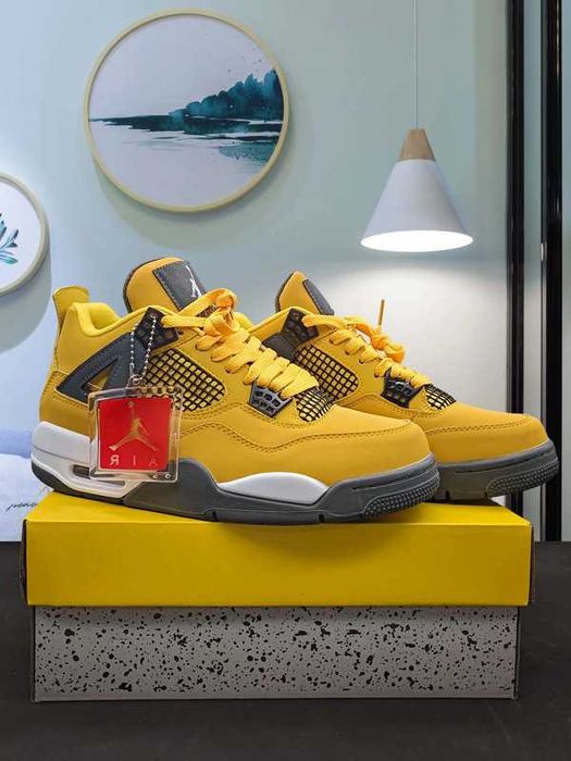 Buty meskie Mokasyny Nike Air Jordan 4 retro tour yellow R.38