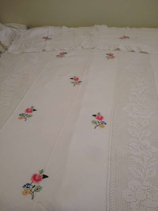 colcha de crochê e bordada cama de casal 140cm largura