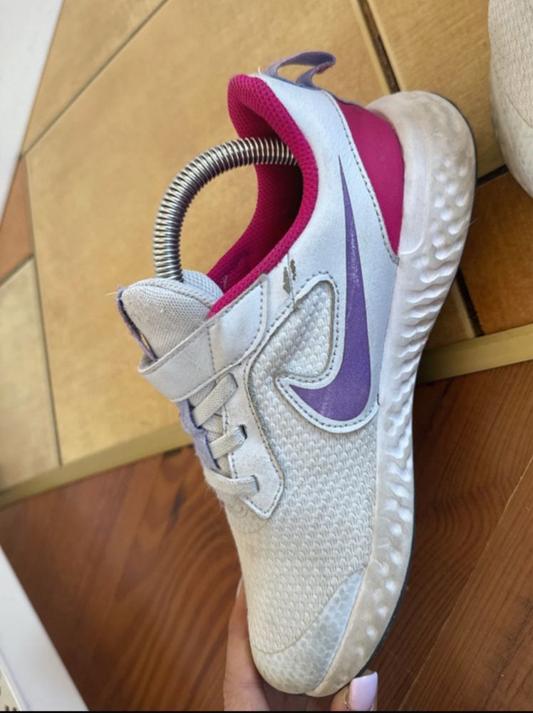 Buty sportowe dla dziewczynki