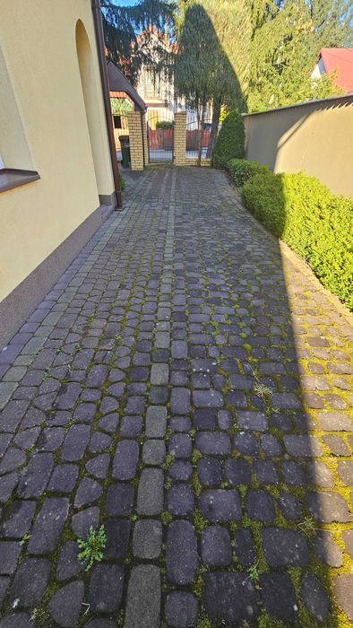 Mycie kostki brukowej, elewacji.