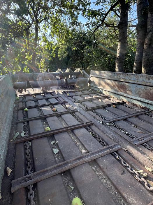 Rozrzutnik jedoosiowy ruski + opryskiwacz