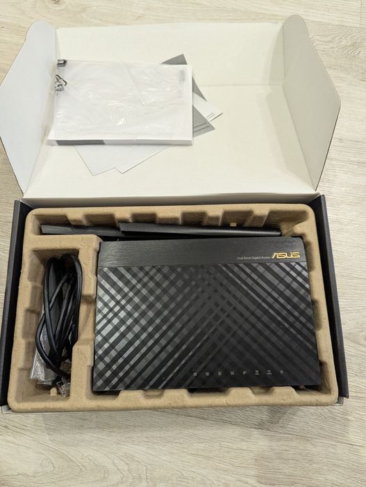 Роутер Asus RT-AC66U wireless-AC1750 Gigabit dual band router