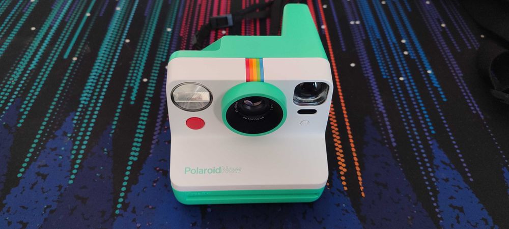 Polaroid Now verde menta + Mala
