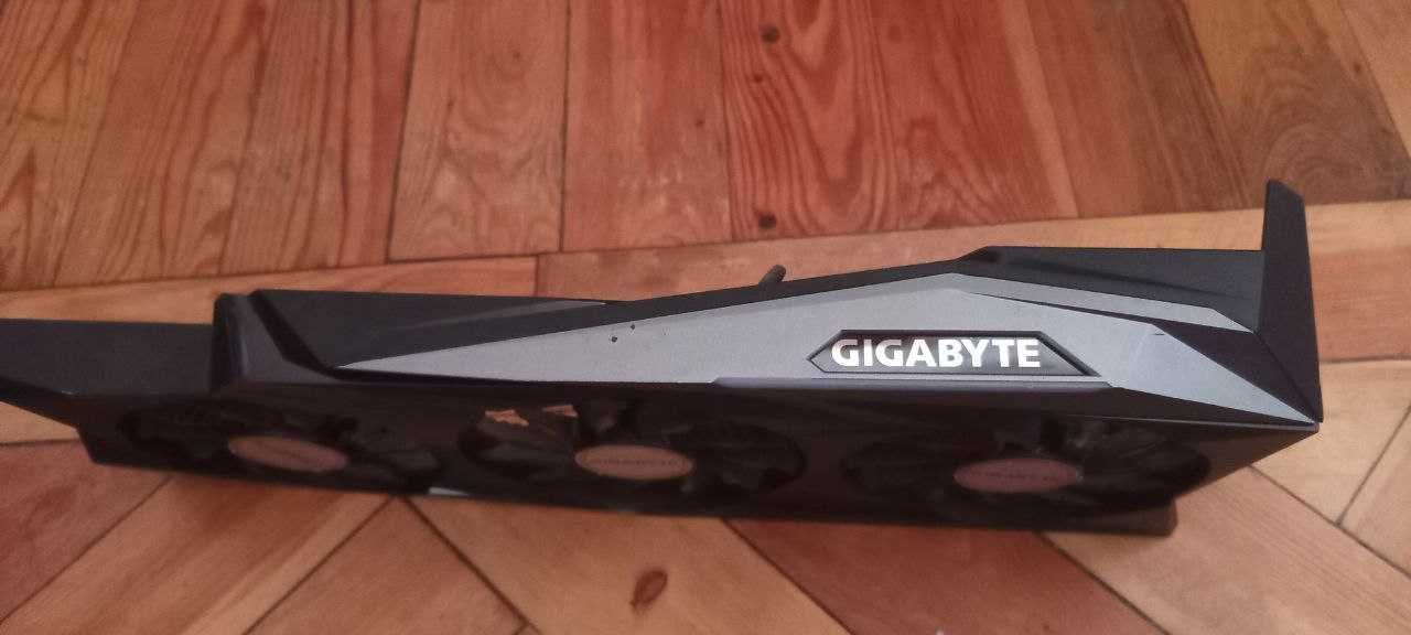 кожух на Gigabyte RTX3090 видеокарту