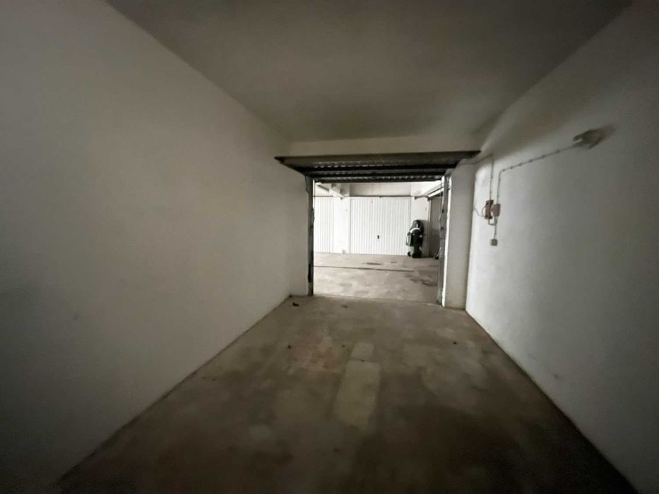 Arrenda-se Garagem Box Privada - 15m2