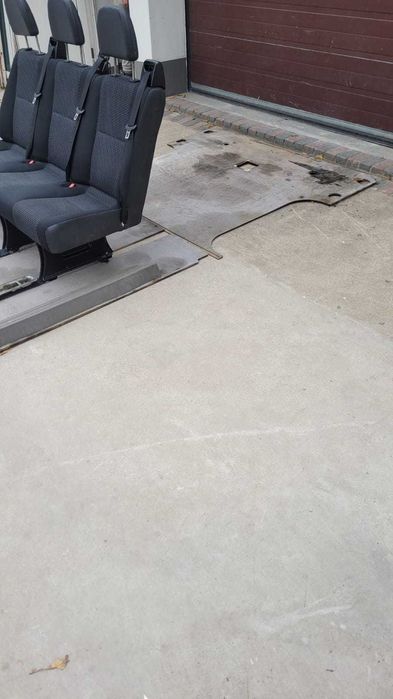 Kanapa trzyosobowa Sprinter 906 z podłogą i prowadnicami DOWÓZ