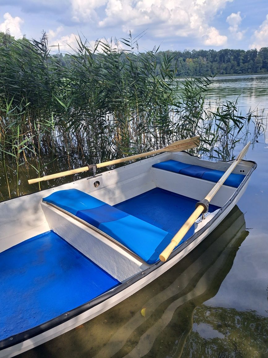 Solidna łódka wiosłowa - transport okolice Mrągowa gratis