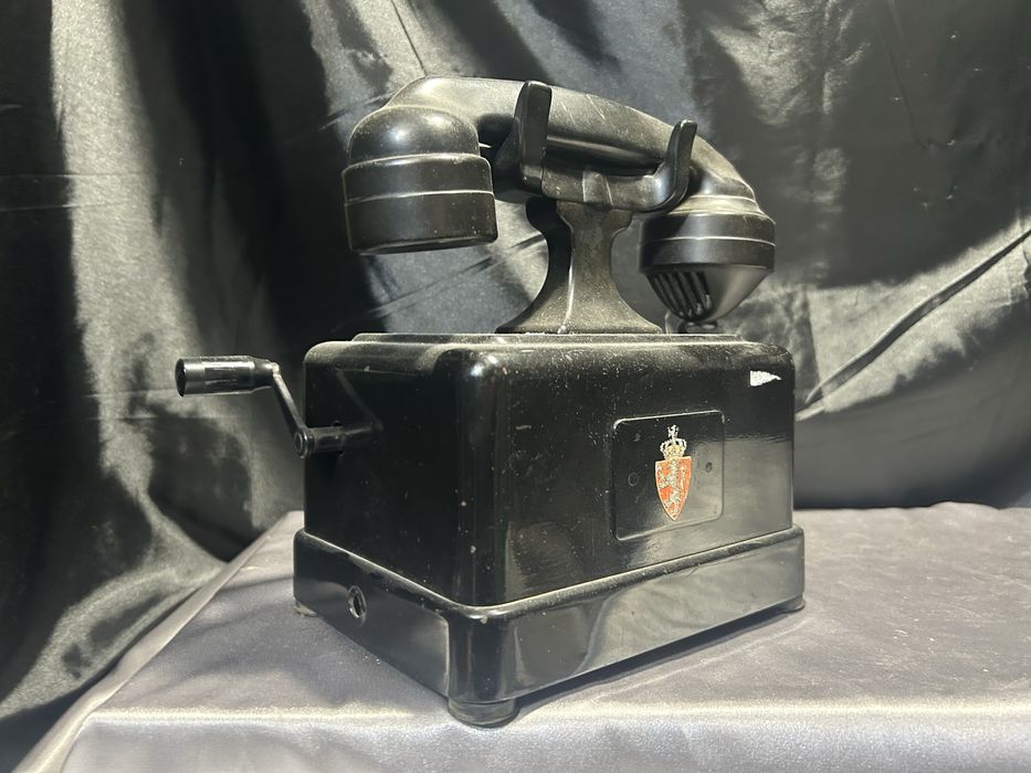 Stary Telefon na Korbkę – Antyk, Bez Cyferblatu