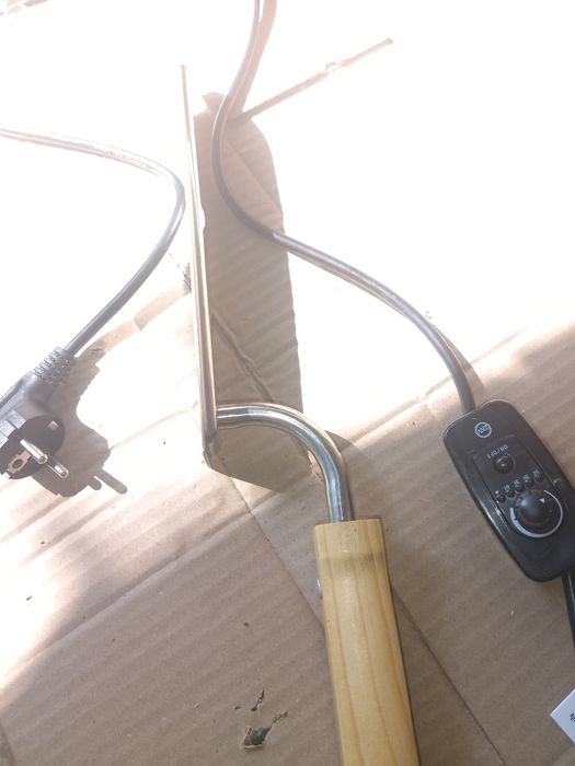 Електроніж пасічний з регулятором 220 в