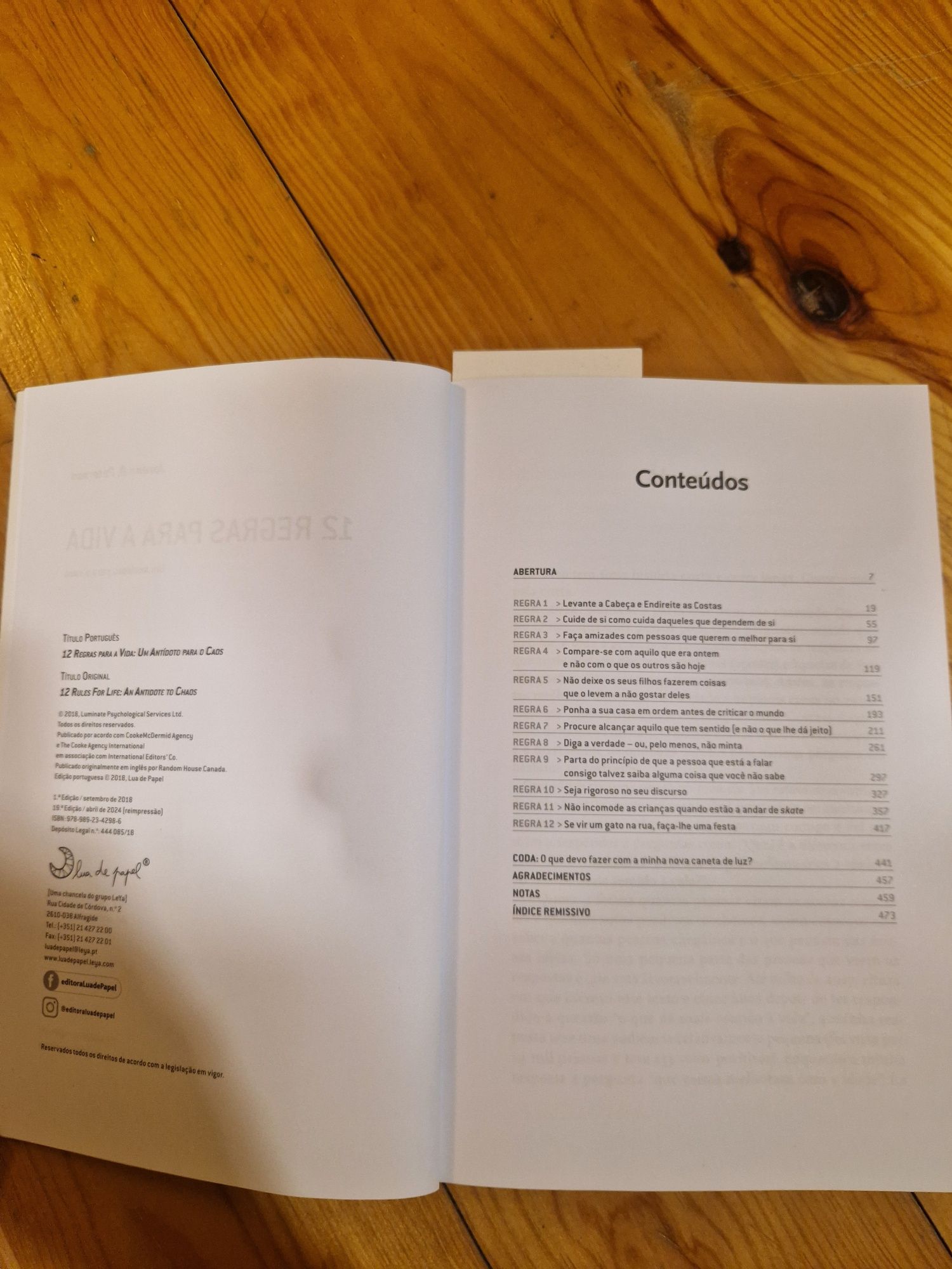 Livro "12 regras para a vida" de Jordan B. Peterson