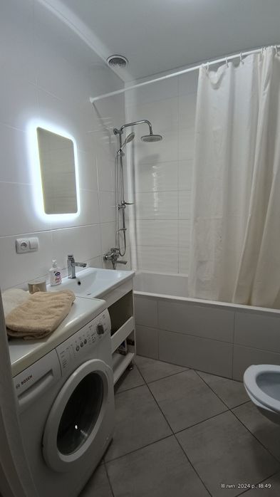 Сучасна квартира в новобуді.Здам на Нов рік..погодинно. подобово автов