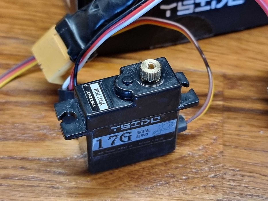 Bezszczotkowy regulator + silnik + serwo Ysido do modeli rc 1/14, 1/16