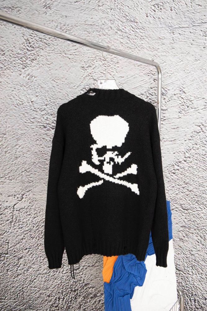 Nowy modny sweter
