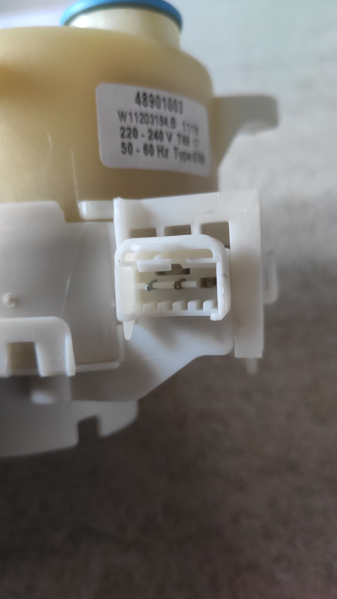 Zawór rozdzielający wodę do zmywarki hotpoint