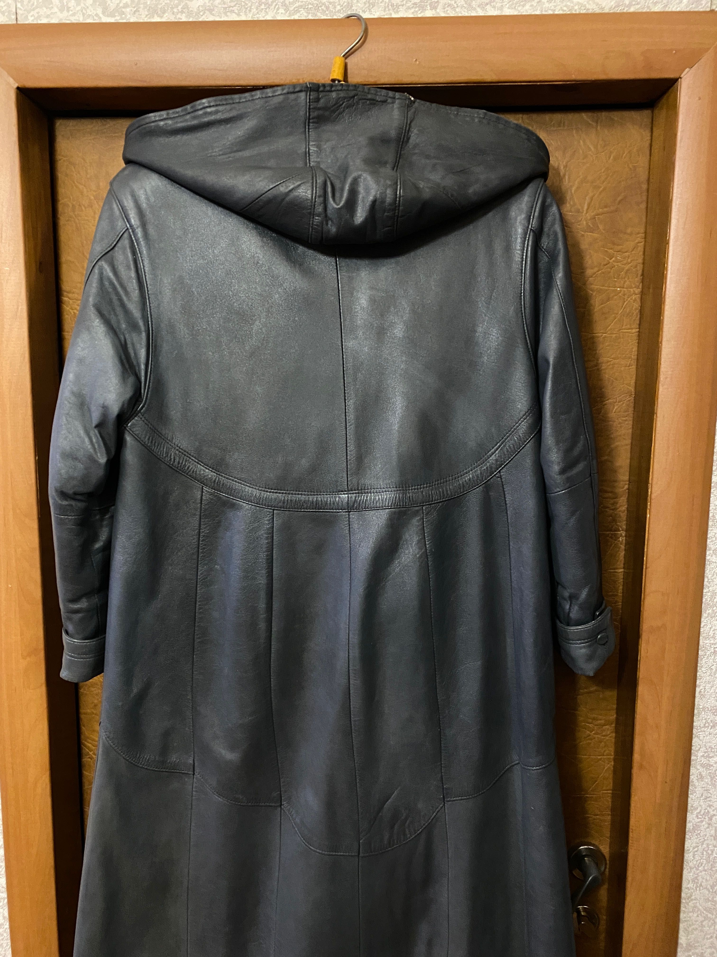Пальто жіноче шкіряне та жіноче кашемір 50-52 р.