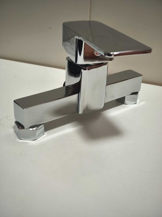 Torneira Misturadora Casa de Banho