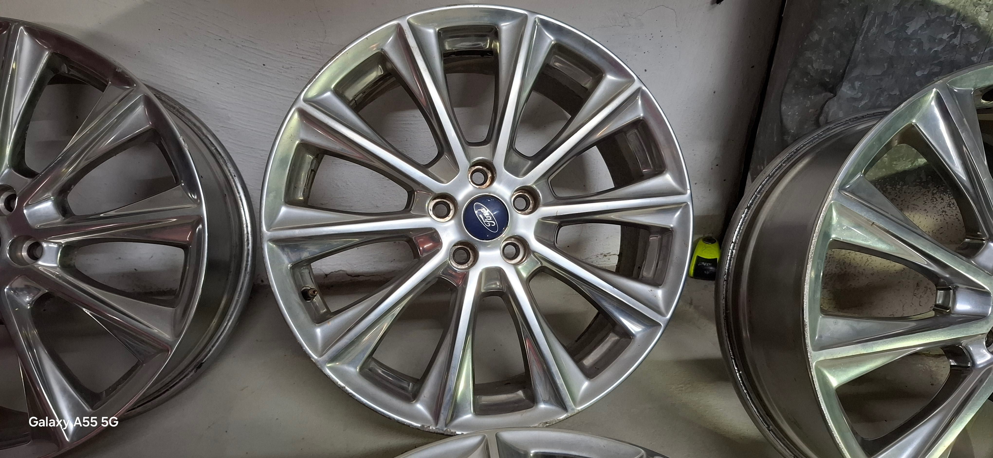 Felgi Ford fusion/Mondeo 5x108 235x40x19 8j ET55