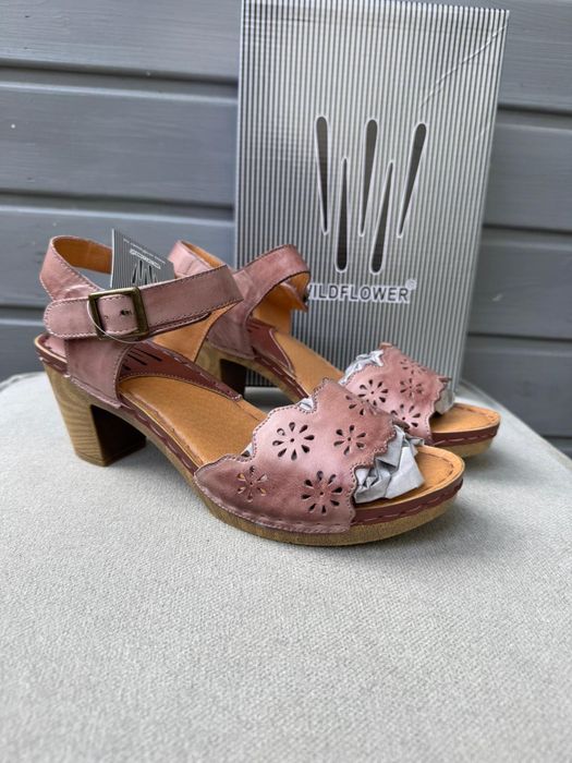 Nowe damskie buty na obcasie sandałki WILDFLOWER różowe 39