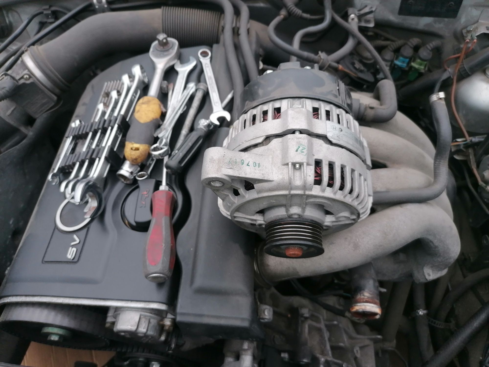 nowy alternator audi A4  benzyna