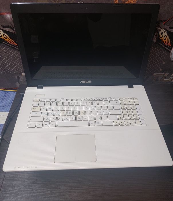 Ноутбук ASUS X75V