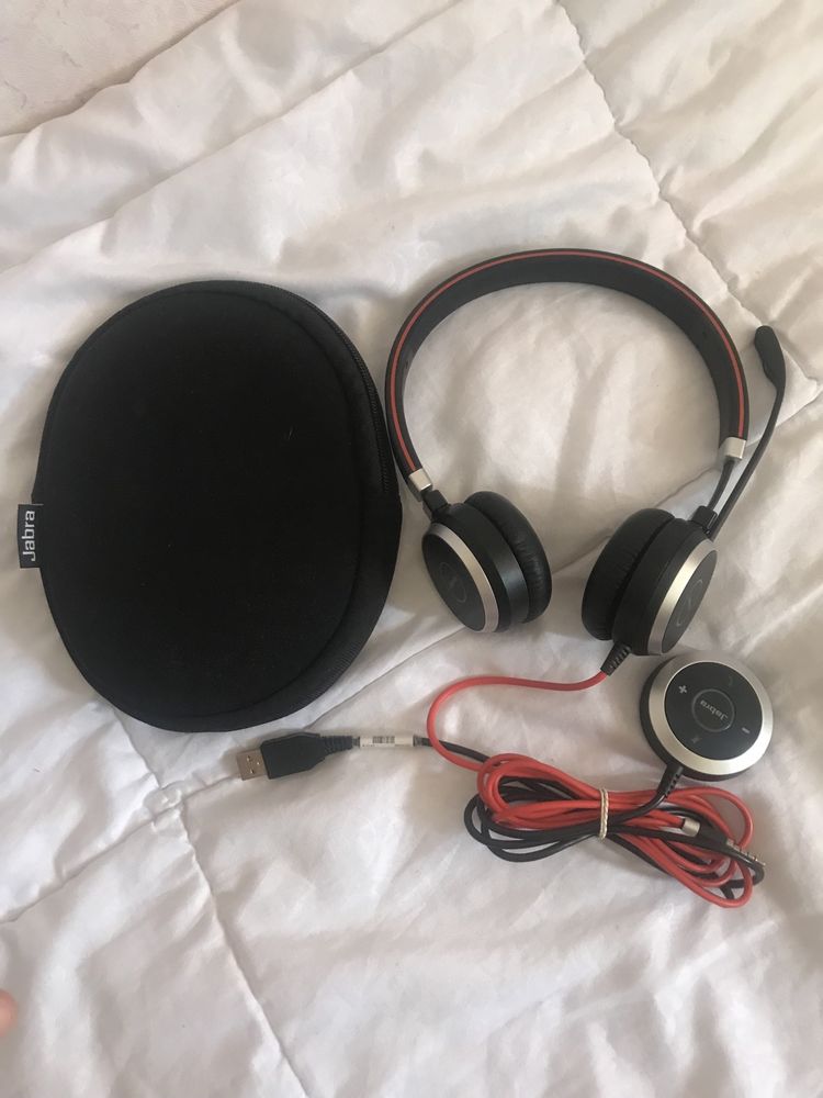 Продам оригинал Jabra evolve 40 stereo в идеальном состоянии.