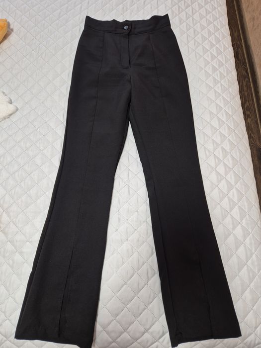 Брюки з розрізами