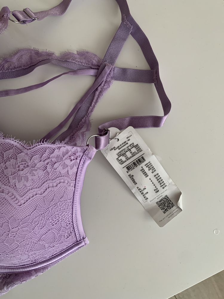 кружевний бюстгалтер hunkemoller 80 Е з застібкою зпереду