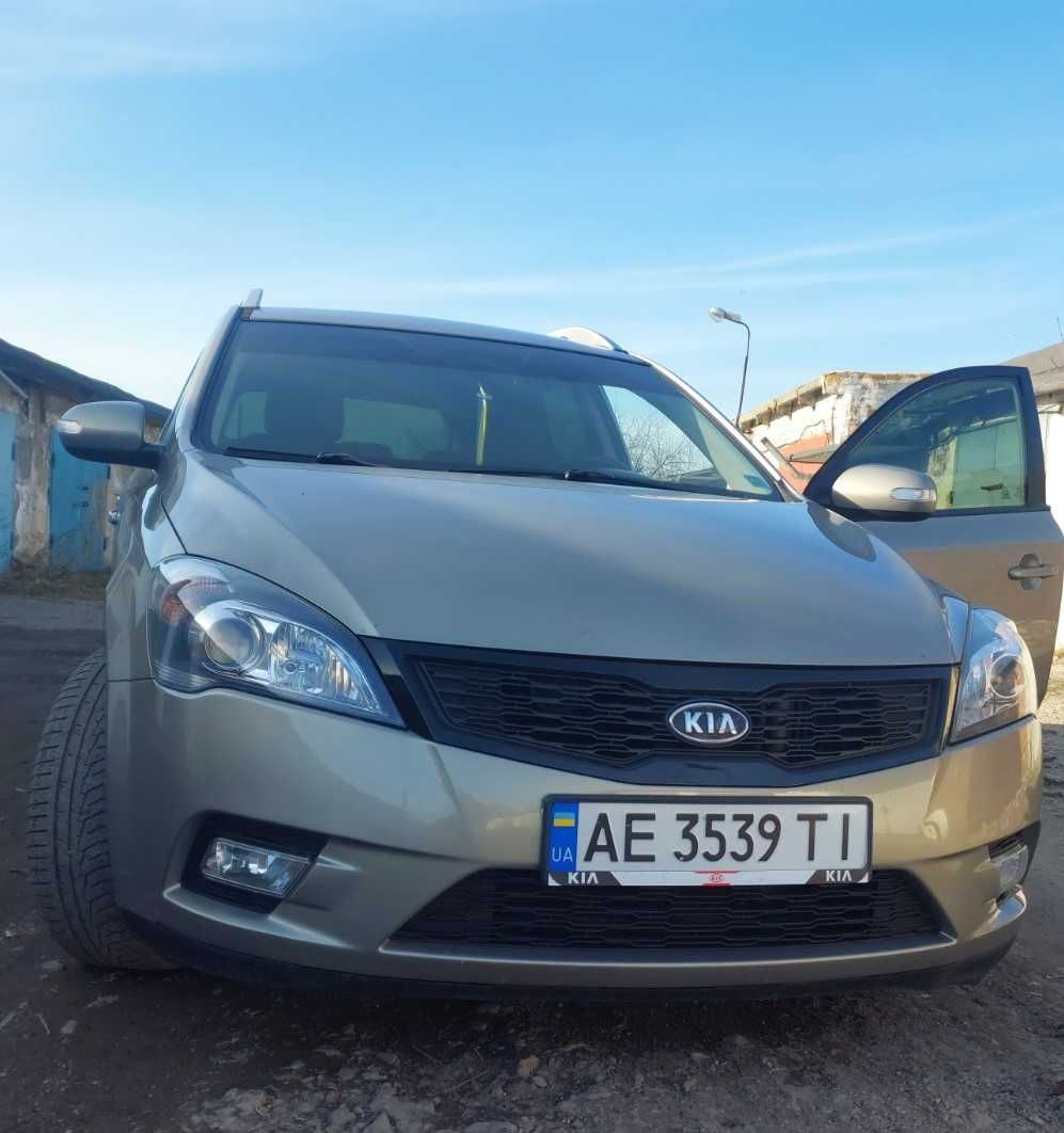 KIA CEED 2011 1.6 Дизель