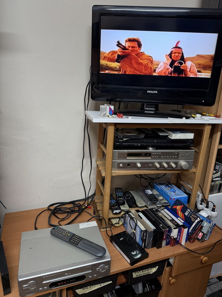 Magnetowid VHS LG LV270D pilot