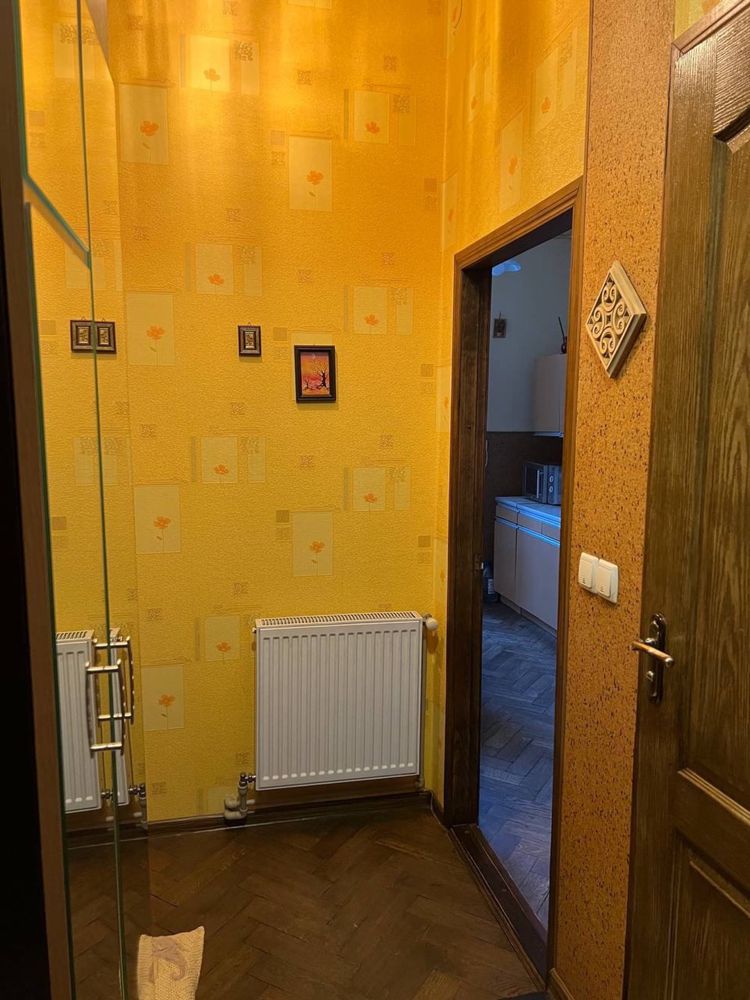 1 кім квартира в самому центрі міста від власника