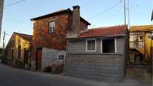 Casa de Aldeia com obras em andamento
