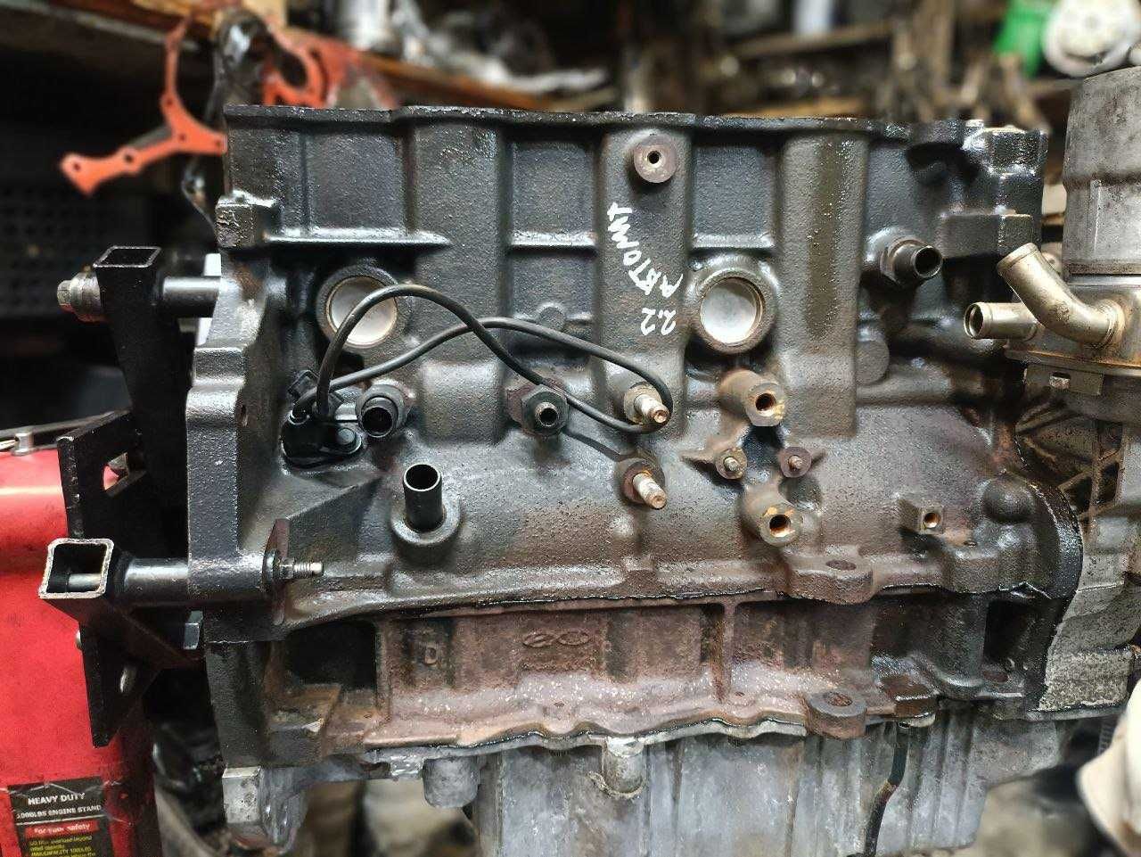 Низ пеньок двигун мотор Хюндай Hyundai 2.2 під автомат D4EB