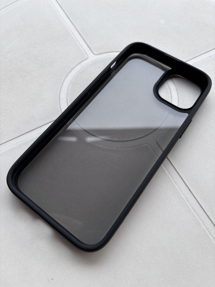 Etui pancerne Spigen Ultra Hybrid Frost do iPhone 15 Plus