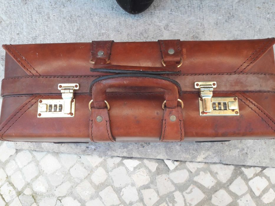 Mala de cabedal decoração